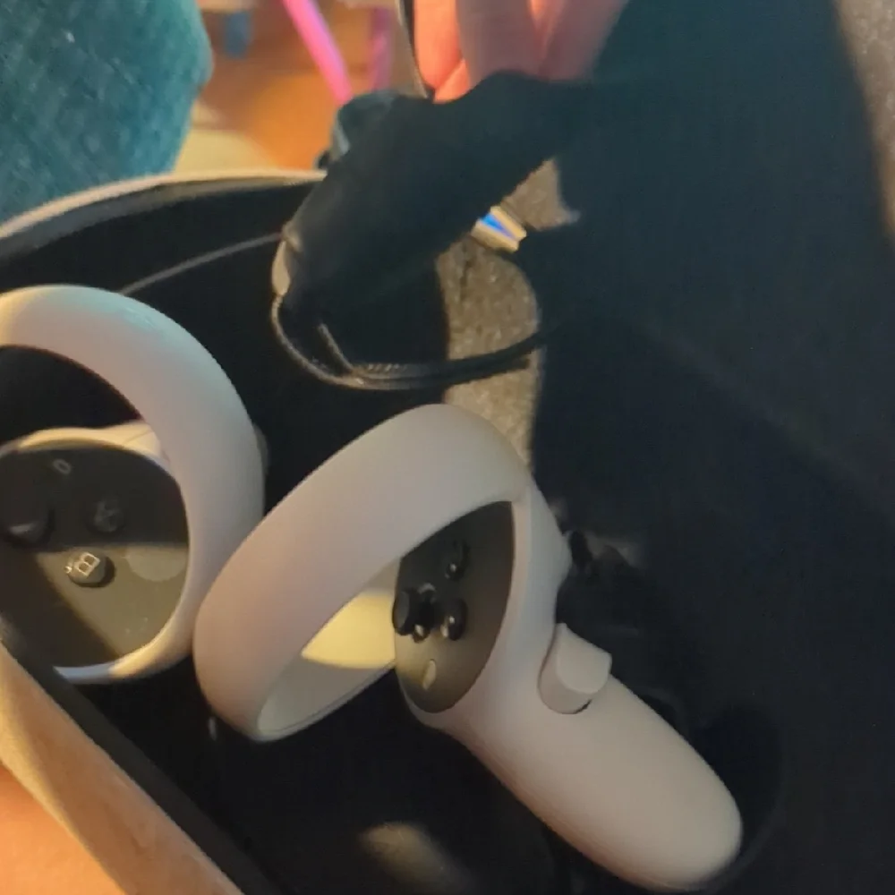 VR Headset with Black and White Design